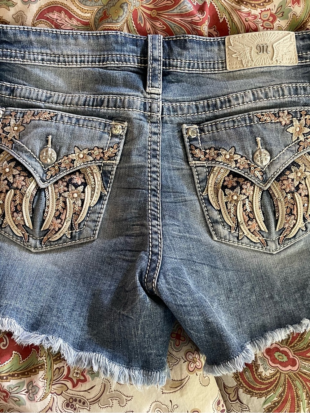 Miss Me Women's Aleah Floral Wing Denim Shorts 31 EUC!!!